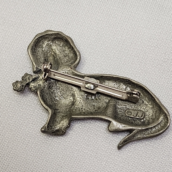 JJ Jonette Pewter Dachshund Holding Flowers Brooch Pin - Picture 5 of 9